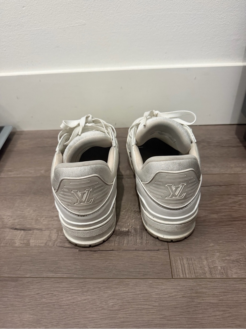 Louis Vuitton White and Off-White Men's Low-Top Sneakers - Picture 4 of 5